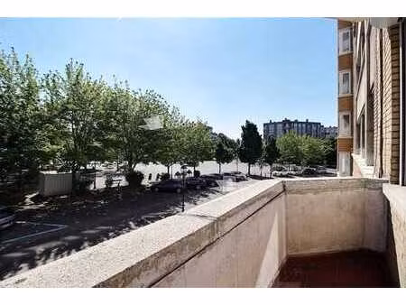 appartement une chambre + terrasse