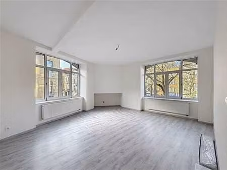 appartement 2 chambres - remis à neuf - faibles charges !