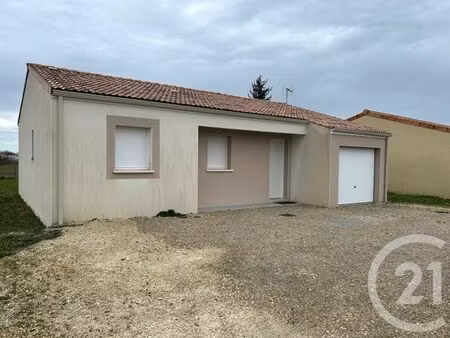 maison à louer - 3 pièces - 70 m2 - st sever de saintonge - 17 - poitou-charentes