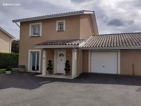 villette-de-vienne – belle maison avec grand terrain et garage