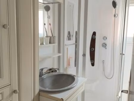 maison mobile sur terrain dans domaine