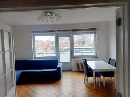 appartement très lumineux près de pétillon