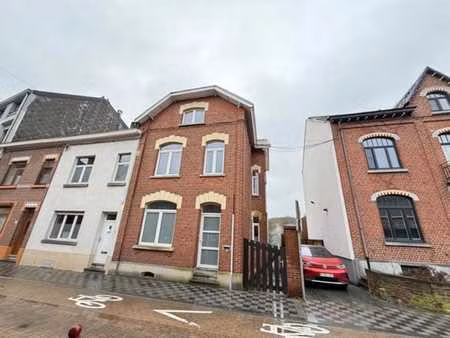 maison 4ch. avec terrasse  cave et jardin