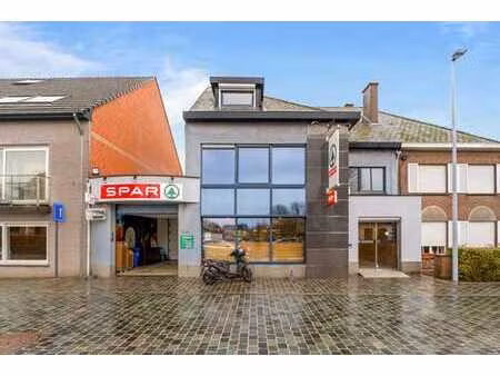 rez-de-chaussée commercial avec habitation confortable