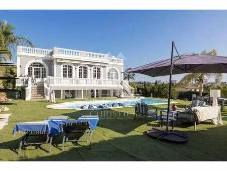 maison de luxe à vendre à antibes : 2 075 000 € | 211m²