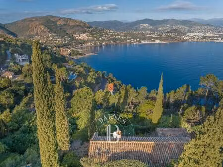 villa de luxe avec vue sur mer à vendre à théoule-sur-mer : 2 270 000 € | 180m²