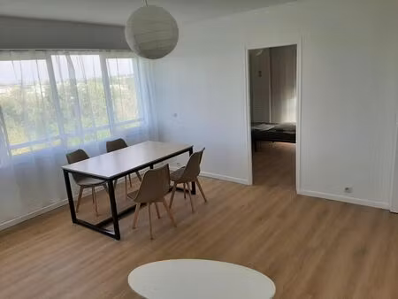 location appartement 4 pièces 76 m² à pontoise (95000)