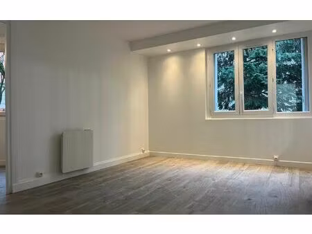 location appartement  48.05 m² t-2 à les lilas  1 200 €
