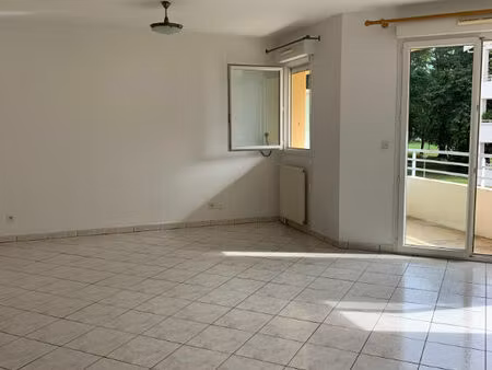 location appartement 3 pièces 82 m² à gelos (64110)