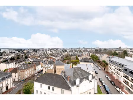 appartement t3 avec 2 balcons  2 garages et une place de sta