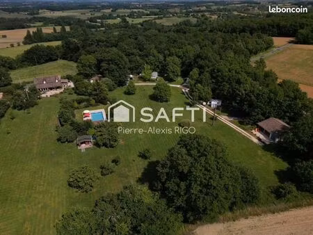 propriété 6 pièces 185 m²