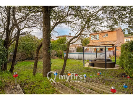 une maison provençale récente  au calme d’une impasse  avec grand jardin à brignoles