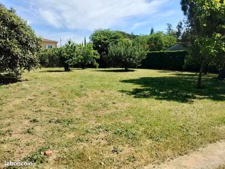 terrain 635 m² saint etienne de fontbellon