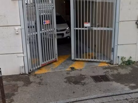 place de parking dans résidence sécurisée