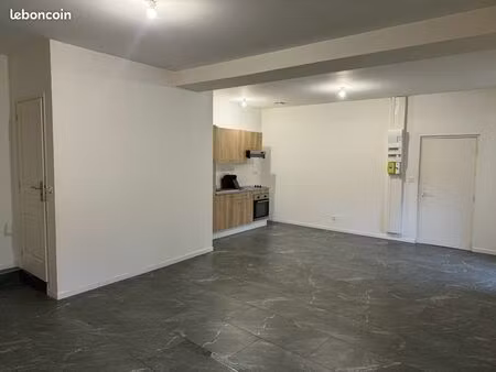 à louer appartement centre st martin d auxigny