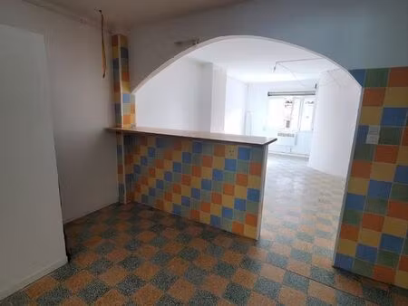 appartement t2 – 50 m² – centre de bédarieux – cuisine ouverte – lumineux