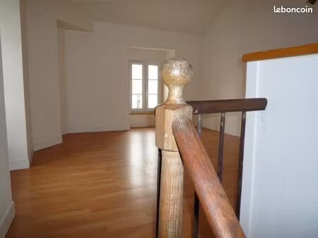 mansle hyper centre-t3-90 m2-tout à pied