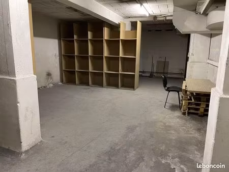 loue garage local entrepôt de 60 m2 pour stockage