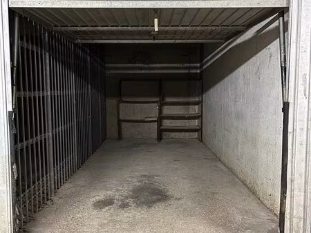 garage/box 12m2 longjumeau sécurisé - idéal stockage / stationnement en sous sol