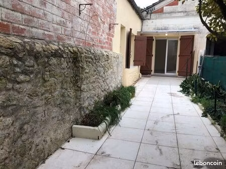 à louer charmante maison avec jardin