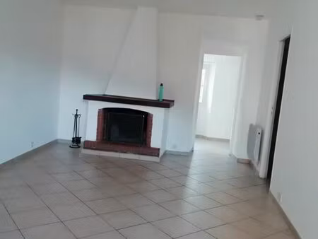 maison de village 3 pièces – 40 m² – location vide à l'année