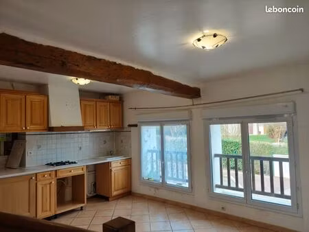 f2 -60 m2 - 680 euros hc