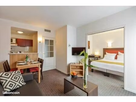 2 pièces 49m2 meublé avec balcon