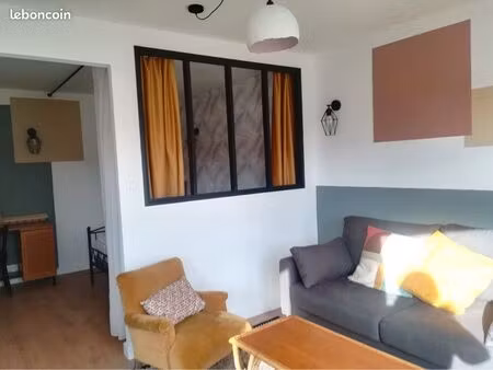 grand studio (t1bis) rénové et meublé