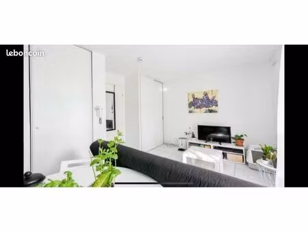 particulier loue t2 + parking