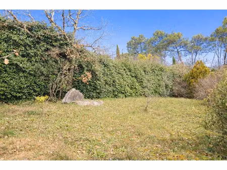 vente terrain 1061 m² à rocbaron (83136)  158 000 €