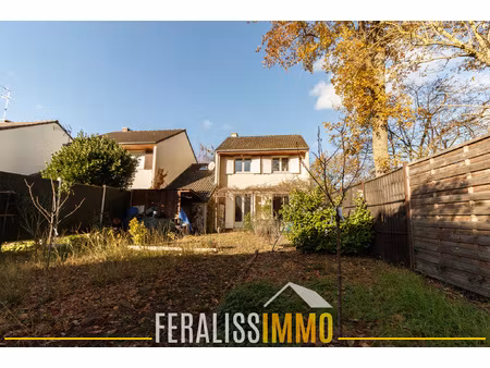 charmante maison avec vie de plain-pied et grand extérieur à