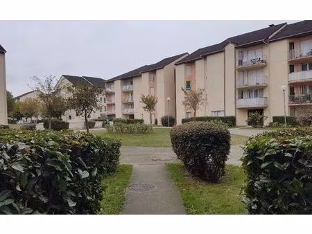 location appartement  m² t-1 à le bourget  721 €