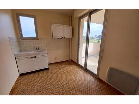 location appartement  69 m² t-3 à saint-benoît-du-sault  372 €