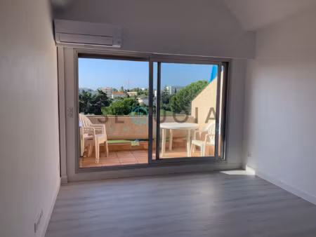 2 pièces vide - antibes petit four