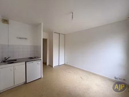 location appartement 1 pièce 18.1 m² à nantes (44000)  390 €