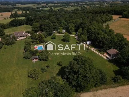 maison de charme avec piscine et camping familial
