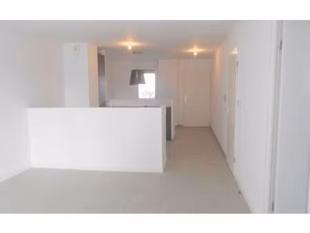 location appartement  m² t-3 à bordeaux  872 €