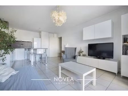 t4 bron avec terrasse