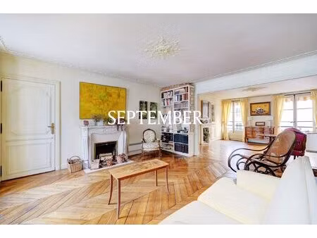 madeleine - paris 9 - bel appartement ancien 2 ou 3 chambres