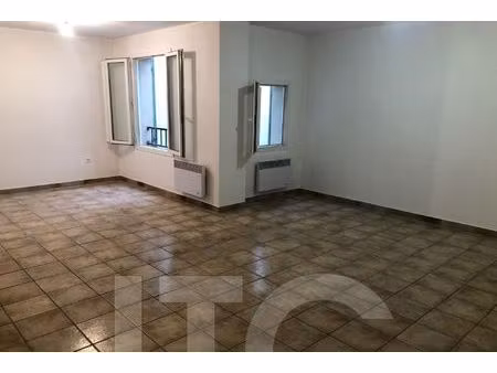 location appartement 1 pièce 34 m² à pourrières (83910)