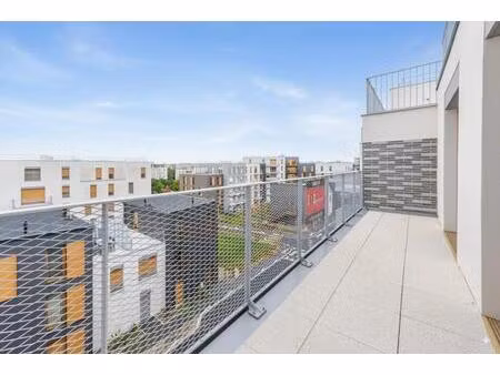 t3 lumineux avec terrasse et parking à sartrouville