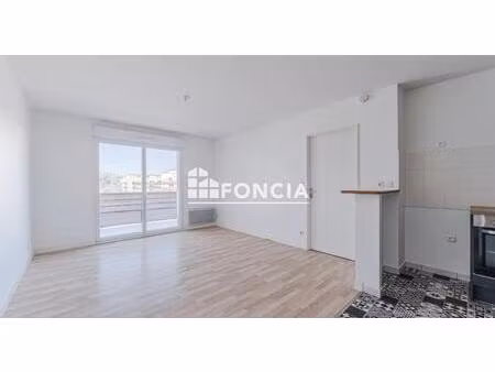 tours-nord  proche tram et toutes commodites au calme  au sein d'une residence recente de 