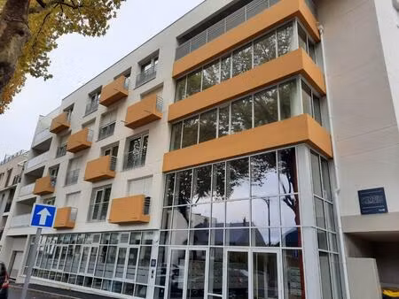 place de parking extérieur residence my campus à joue