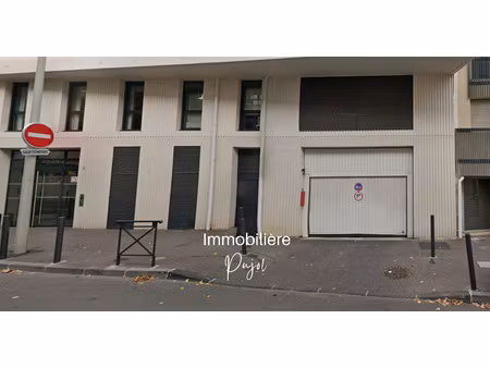 parking moto - 205 prado