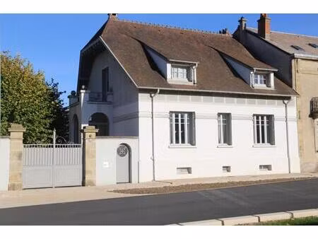 maison 1910 en centre-ville sur 2000 m² de terrain avec piscine