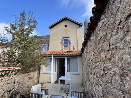 charmante maison de ville - bressuire