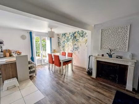 maison- 4 pieces - jardin - box - cheminee -