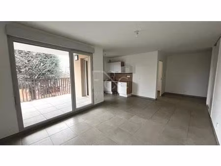 t3 de 66m² - rue jacqueline domergue à bron