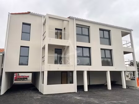 location appartement 3 pièces 51 m² à saint-gilles-croix-de-vie (85800)  712 €