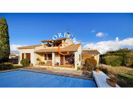 a vendre maison famiale avec piscine  centre ville d'uzès à pied.